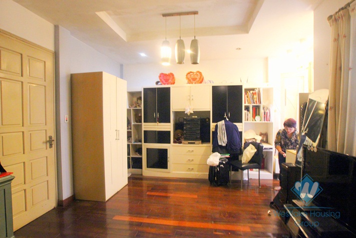 Quiet house with good quality for rent in Nghi Tam Street, Tay Ho, Hanoi